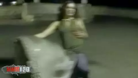 Die junge Französin Alys Rebel veranstaltet ihre kleine Show in den Straßen von Sitges photo 15