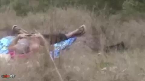 Alys Rebel und Terry ficken im Freien photo 02