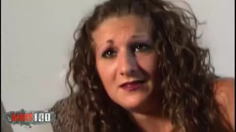 Tiefer Analsex auf dem Sofa mit der schönen jungen Marseille Alys Rebel photo 01