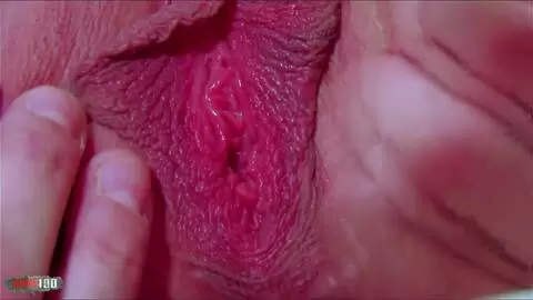 Der schöne Metis Alyssa Wild macht einen Streifen im Schlafzimmer photo 13