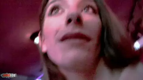 Wunderschöne junge Französin mit natürlichem Körper in einer Bar abgeschleppt und zu Hause gefickt photo 01