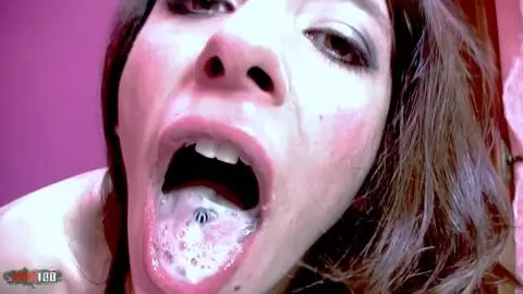 Wunderschöne junge Französin mit natürlichem Körper in einer Bar abgeschleppt und zu Hause gefickt photo 16