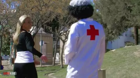 Die schöne spanische Blondine Angelica Castro wird bei einem wilden Dreier hart gefickt photo 01