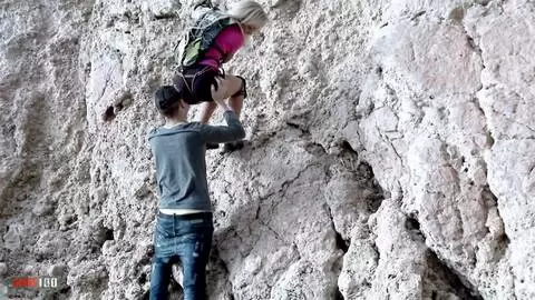 Anitas Felsklettern wird mit Kevin White zur knallharten Action photo 02