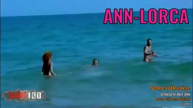 Schöne rothaarige spanische Milf Ann Lorca wird am Strand gefickt
