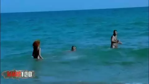 Schöne rothaarige spanische Milf Ann Lorca wird am Strand gefickt photo 16