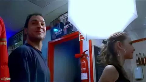 Er regt sich auf das Gesäß der schönen Axelle photo 11