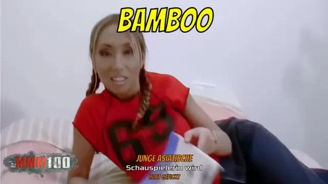 Junge asiatische Schauspielerin wird hart gefickt