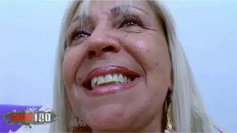 Eine brasilianische MILF mit großen Brüsten in einem geilen Analcasting.
 photo 01