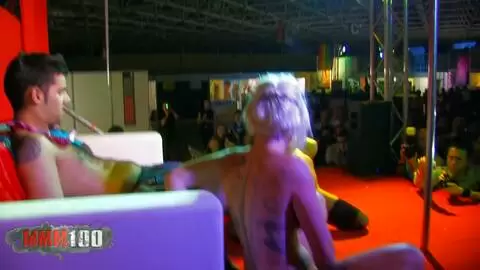 Heiße Show mit Milky und Penelope Tiger auf der FICEBMesse 2010 (Teil 02) photo 12