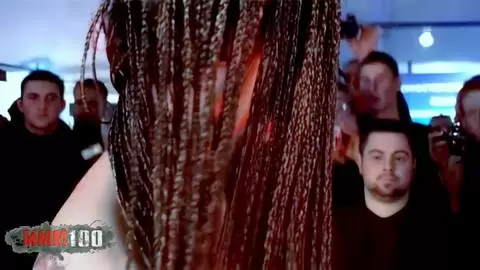 Show im Erotiksalon Besançon 2007 von Alicia Dark mit Katia photo 06