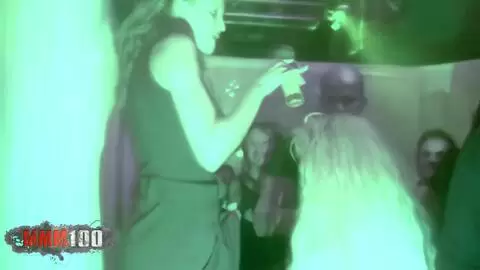 Verrückte Party in einem Nachtclub in Besançon nach der Erotikmesse photo 02