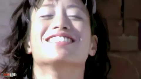 Kleiner Mix aus sexy Bildern mit der schönen kleinen Asiatin Betty photo 01