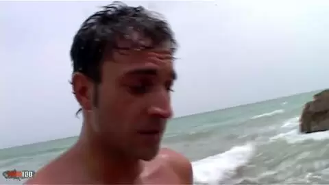 Schöne vollbusige Blondine wird am Strand gefickt photo 01