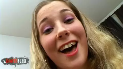 Erste Szene mit der fetten französischen Schlampe Calia, die ihren großen Arsch anbietet photo 01