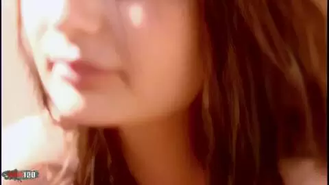 Die junge Französin Carla filmte während einer sexy Fotosession auf der Terrasse photo 09