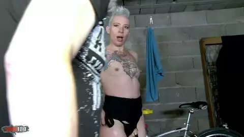 Die umwerfende MILF Charlie wird in der Werkstatt hart in Fotze und Arsch gefickt photo 03