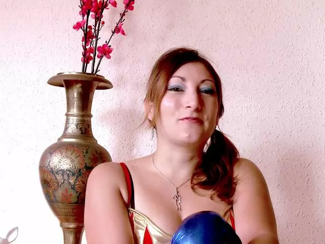 Sexy Videointerview mit Charlotte De Castille photo 3