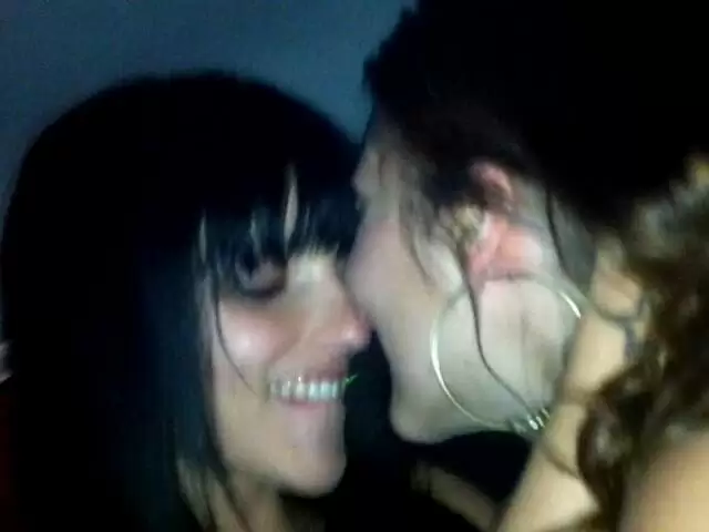 Charlotte de castille und jordanne kali im auto photo 1