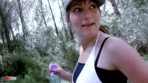 Pornojogging im Wald mit Charlotte de Castille photo 01