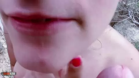 Pornojogging im Wald mit Charlotte de Castille photo 16