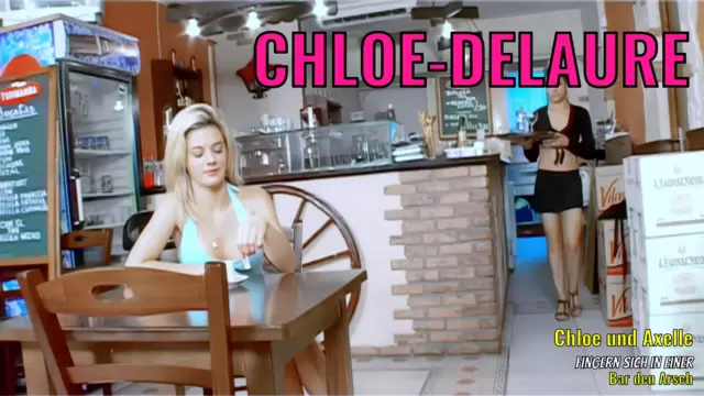 Chloe und Axelle fingern sich in einer Bar den Arsch