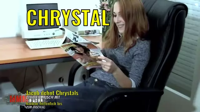 Jacob dehnt Chrystals behaarte Muschi mit hartem Tiefenfick bis zum Anschlag