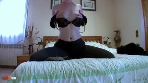 Französisch Clarysse wichst vor der Webcam photo 09