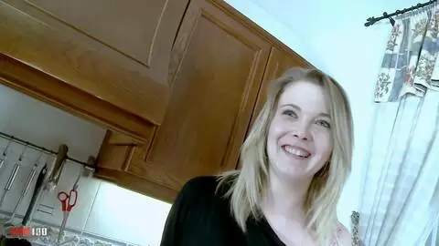 Guter Fick in der Küche mit der jungen französischen Blondine Cristal Bardzo photo 01