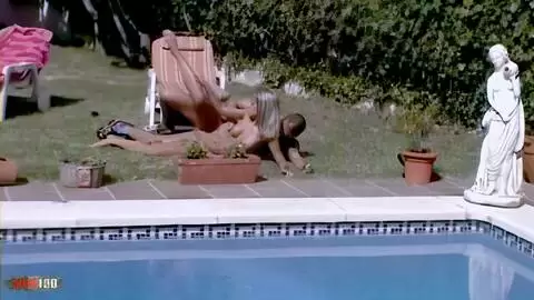 Crystal Wells-Szene mit Tomas am Pool, gefilmt von Kamera 2 photo 13