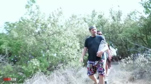 Entdeckung der Insel, schlampiger Blowjobs und Dreier mit Nicky und Gina photo 05