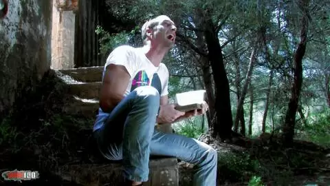 Die großbrüstige spanische MILF Damaris taucht auf, um mit Leo im Wald zu ficken photo 02