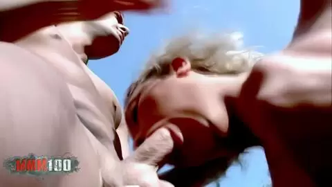 Legendäre Szene: Delfynn Delage wird von zwei ungarischen Hengsten doppelt penetriert photo 07