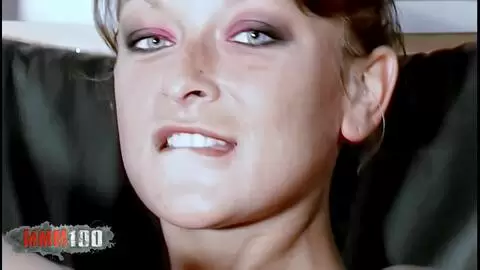 Atemberaubender französischer Pornostar Delfynn Delage posiert für Bilder und dildoing sich selbst photo 13