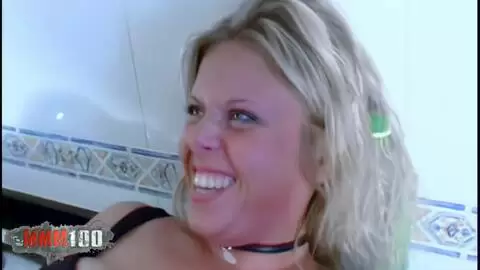 Electras Küche: Große Titten, Blowjob, Hardcore-Cumshot. photo 06