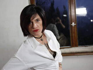 Elora Mancini : HQ in voller Größe Foto 