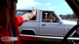 Emy und alys rebel necken sich