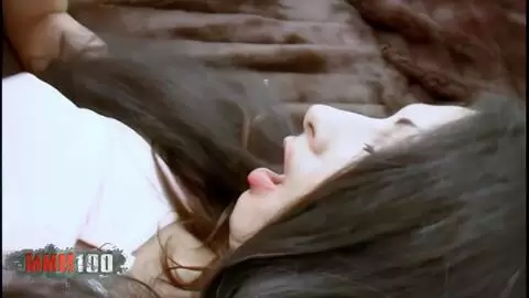 Angelina wird geil als sie sieht wie Erika gefickt wird photo 15