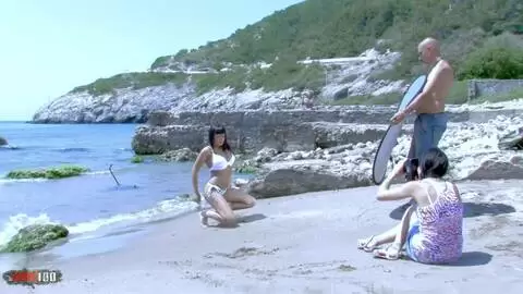 Shooting am Strand mit der Latina-Bombe Esmeralda Moon photo 04