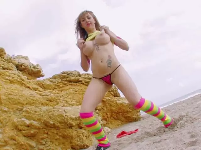 Heiße französische Eva Lange heißer Striptease photo 1