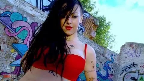 Brune star du porno stripping naked  photo 9