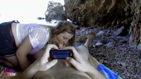 Strand-Oma wird wild: Analverkehr, Blowjob, Squirting.
 photo 01