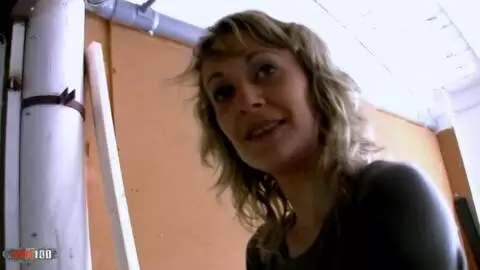 Die dünne französische Schlampe Evy Sky wird für Geld in ihr enges Arschloch gefickt photo 01