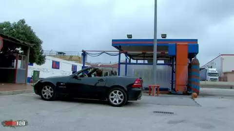 Der heiße spanische Pornostar Fayna Vergara wird in den Arsch gefickt, um ihr Auto zu reparieren photo 01