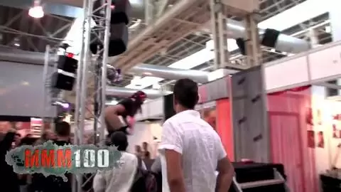 Jenny One dildoing sich vor dem Ficeb-Publikum 2007 photo 01