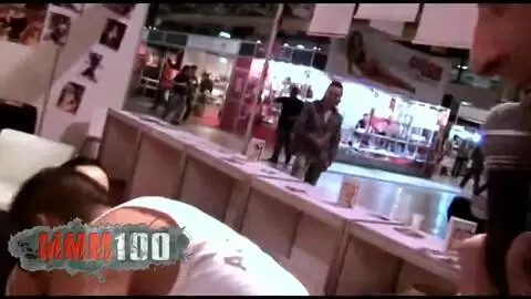 Jorge stellt Willy ein paar indiskrete Fragen photo 09