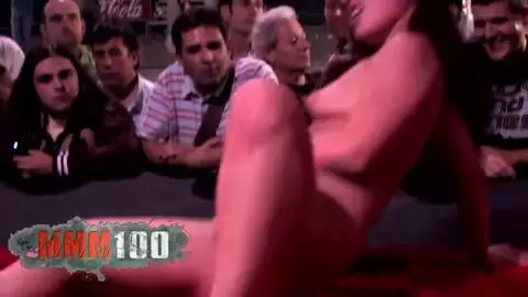 Olga Cabaeva strippt auf der Bühne bei Ficeb 2007 i photo 15