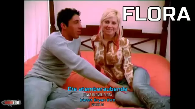 Die atemberaubende junge blonde Flora bietet Bryan ihre Muschi an