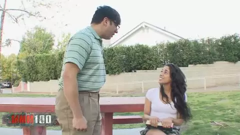 Latina Schulmädchen von ihrem Lehrer gefickt photo 01