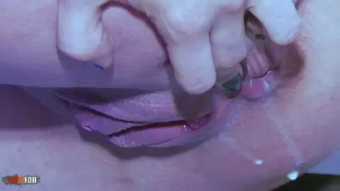 Gigi Love bekommt Analeinlauf mit Milch photo 05